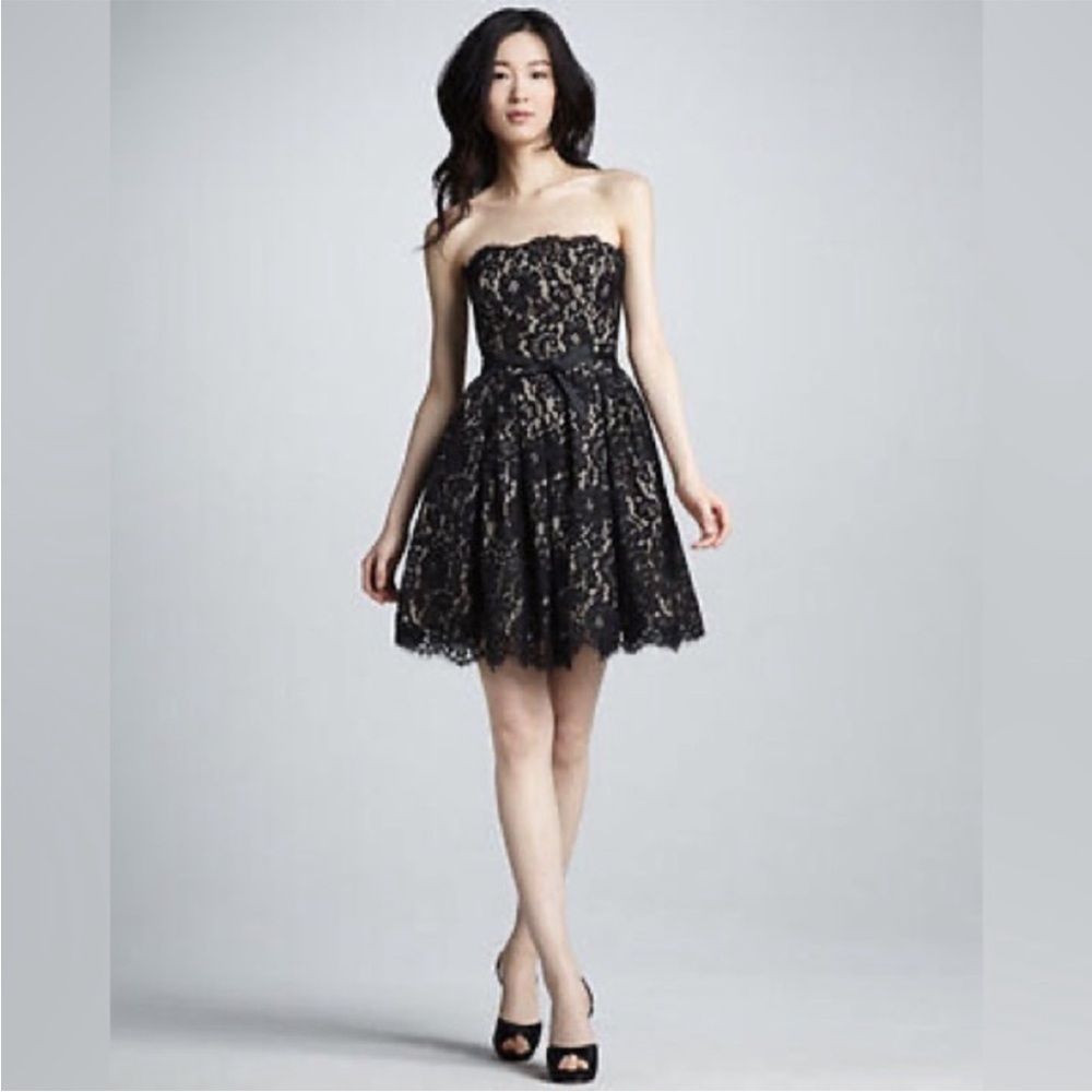 New Robert Rodriguez Black Lace Strapless Cocktail/ Party Dress. Size 4
